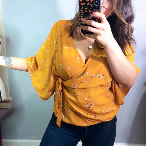 Mustard floral kimono sleeve blouse - Picture 9 of 9
